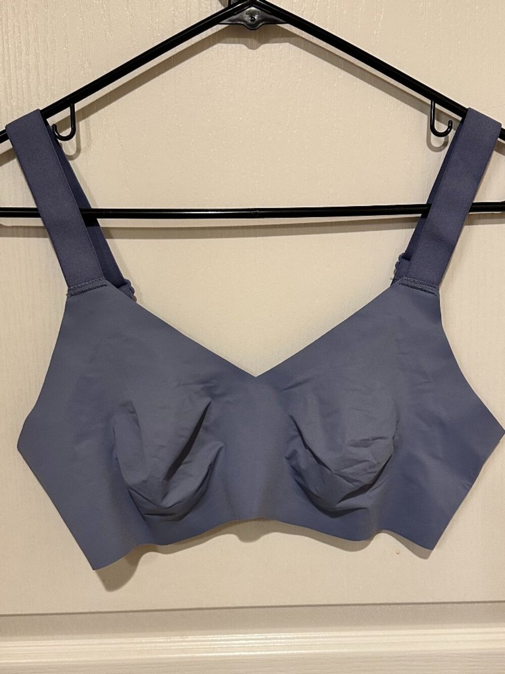 Knix by Knixwear Revolution V-Neck Wireless Bra -Size 3